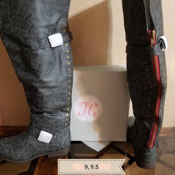 Journee Collection Boots - Picture 1 of 5
